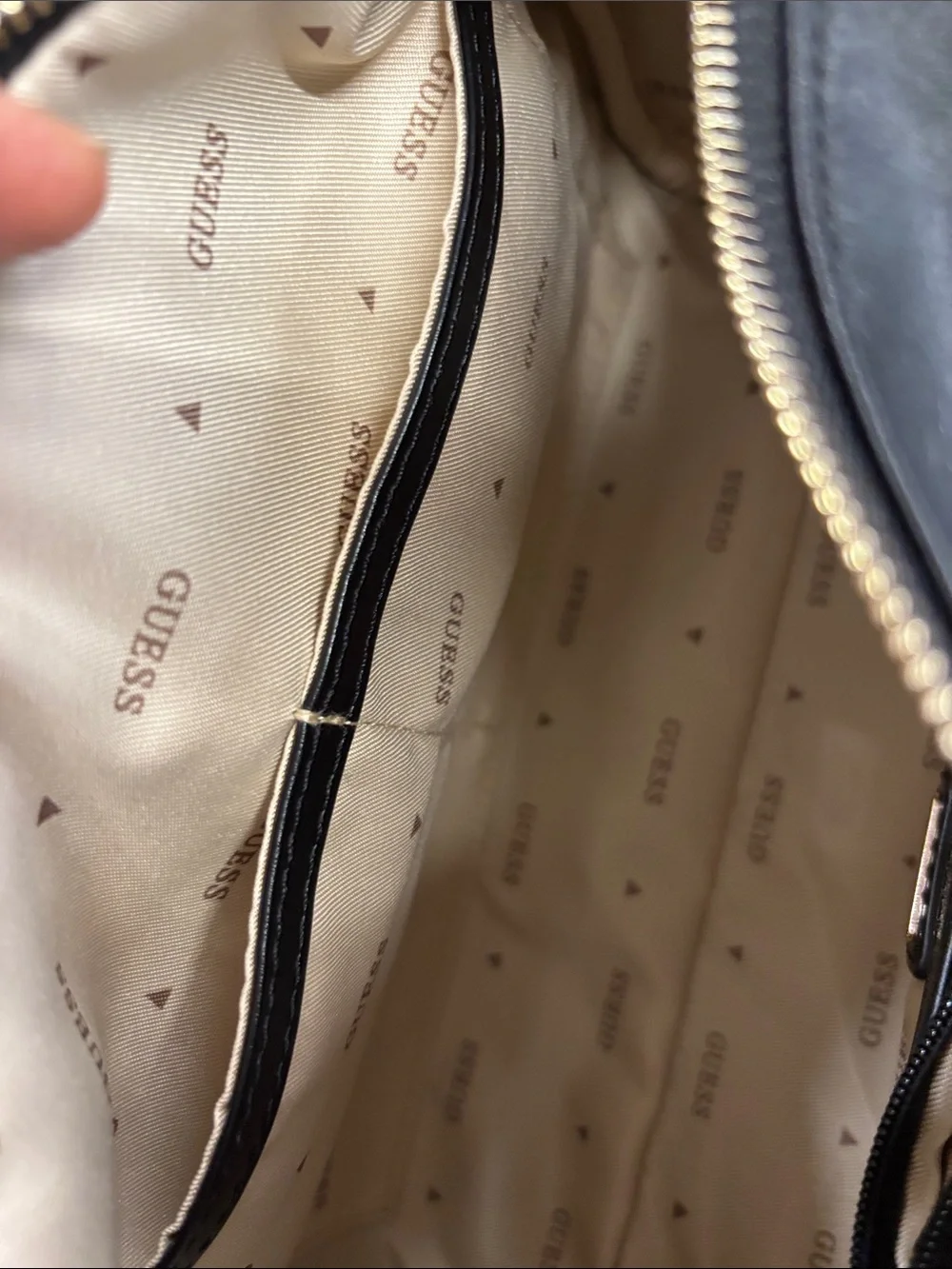GUESS Barrel Satchel bag black light weight